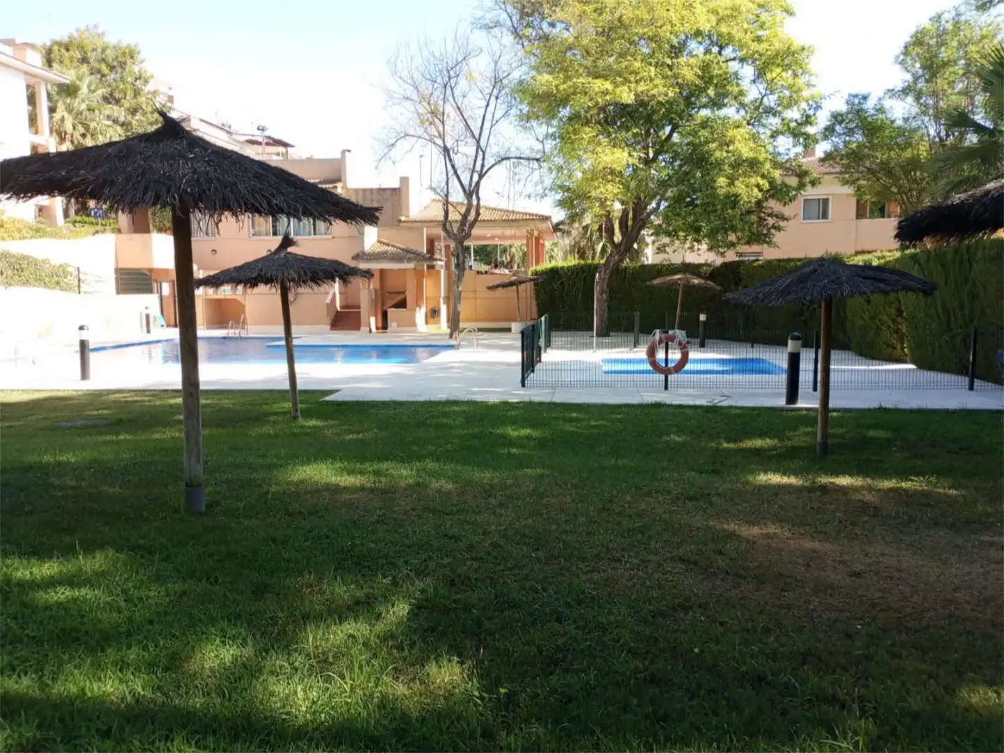 Piscina de Ático en venta en Tomares con Aire acondicionado, Calefacción y Terraza