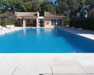 Piscina de Àtic en venda en Tomares amb Aire condicionat, Terrassa i Piscina