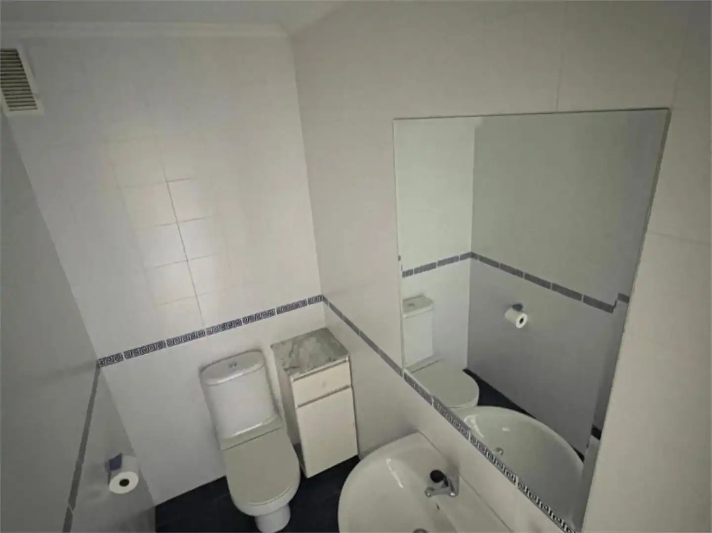 Detached homes for sale in Rúa Illas Estelas, 28, Nigrán centro Bathroom of Detached homes for sale in Nigrán with Air Conditioner and Terrace