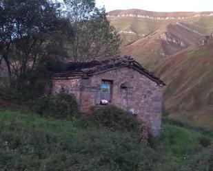 Vista exterior de Casa o xalet en venda en San Roque de Riomiera amb Jardí privat, Terrassa i Traster