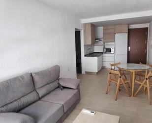 Sala d'estar de Apartament de lloguer en  Valencia Capital amb Aire condicionat i Balcó