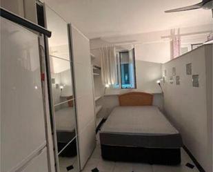 Bedroom of Flat for sale in  Madrid Capital