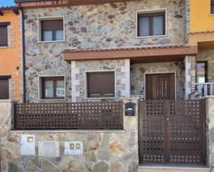 Vista exterior de Casa o xalet en venda en Ciudad Rodrigo amb Aire condicionat, Terrassa i Piscina