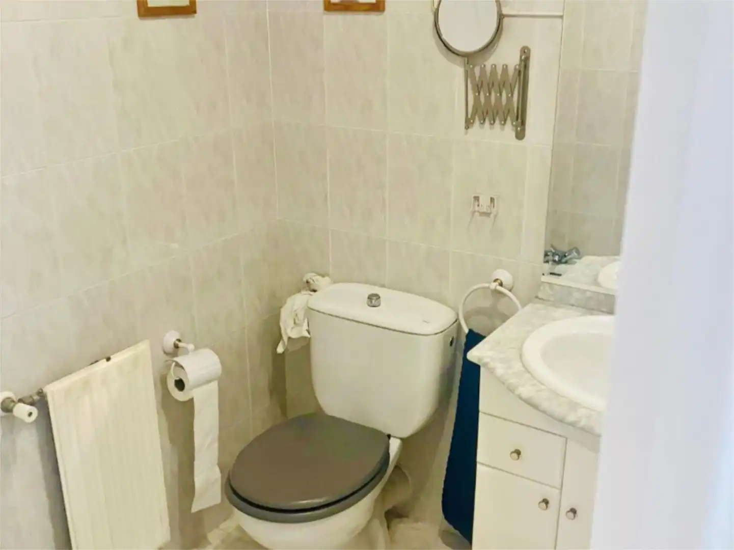 Habitación en Calle Honduras, 28, Las Américas Baño de Casa o chalet para compartir en Parla con Aire acondicionado, Calefacción y Piscina
