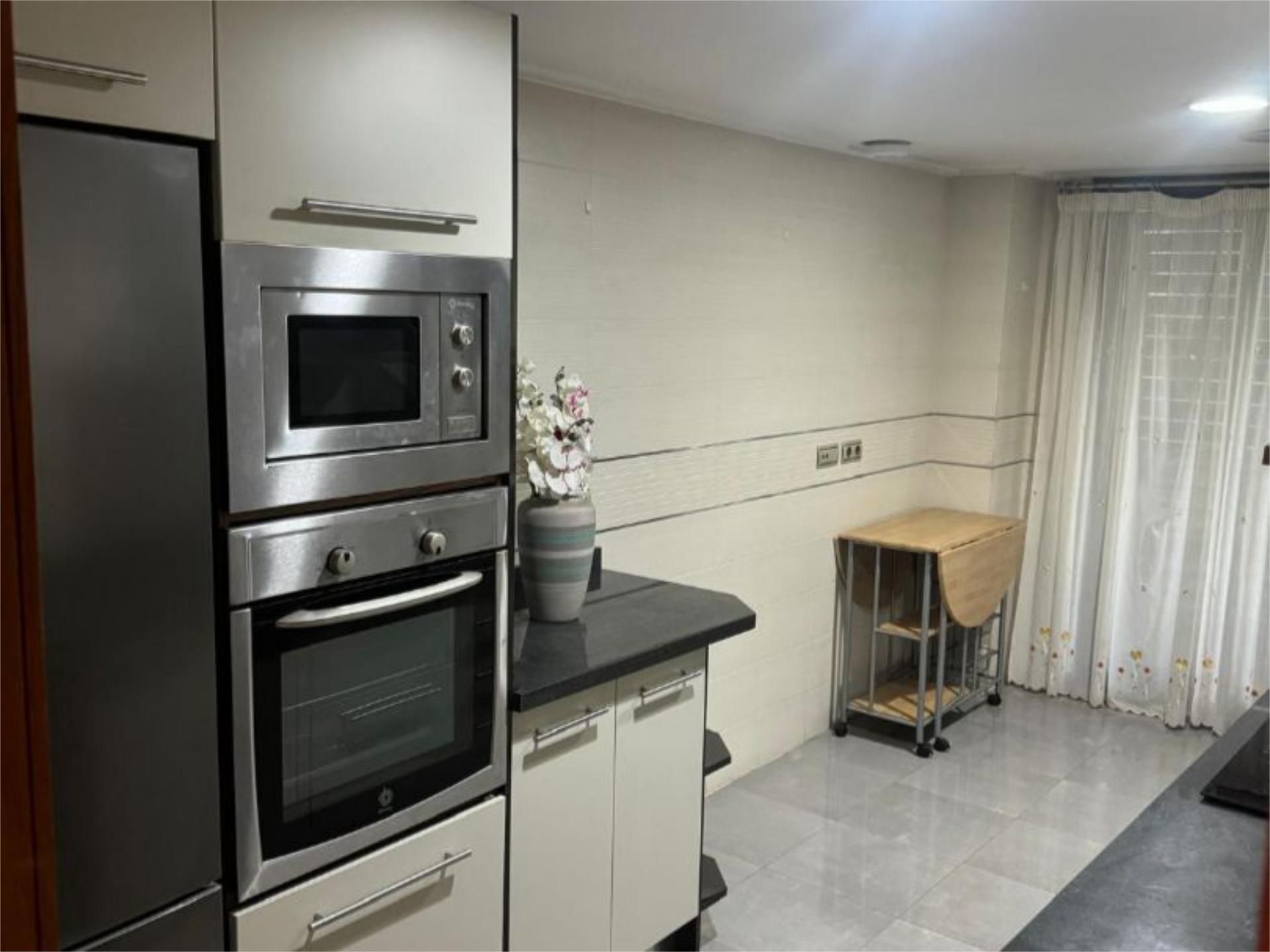 Cuina de Pis en venda en Dénia amb Aire condicionat, Terrassa i Balcó
