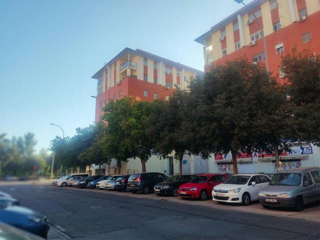 Garaje en Alquiler en Avenida Ildefonso Marañón Lavín, 12 en Parque Alcosa