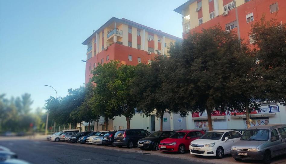 Foto 1 de Garaje de alquiler en Avenida Ildefonso Marañón Lavín, 12, Parque Alcosa, Sevilla