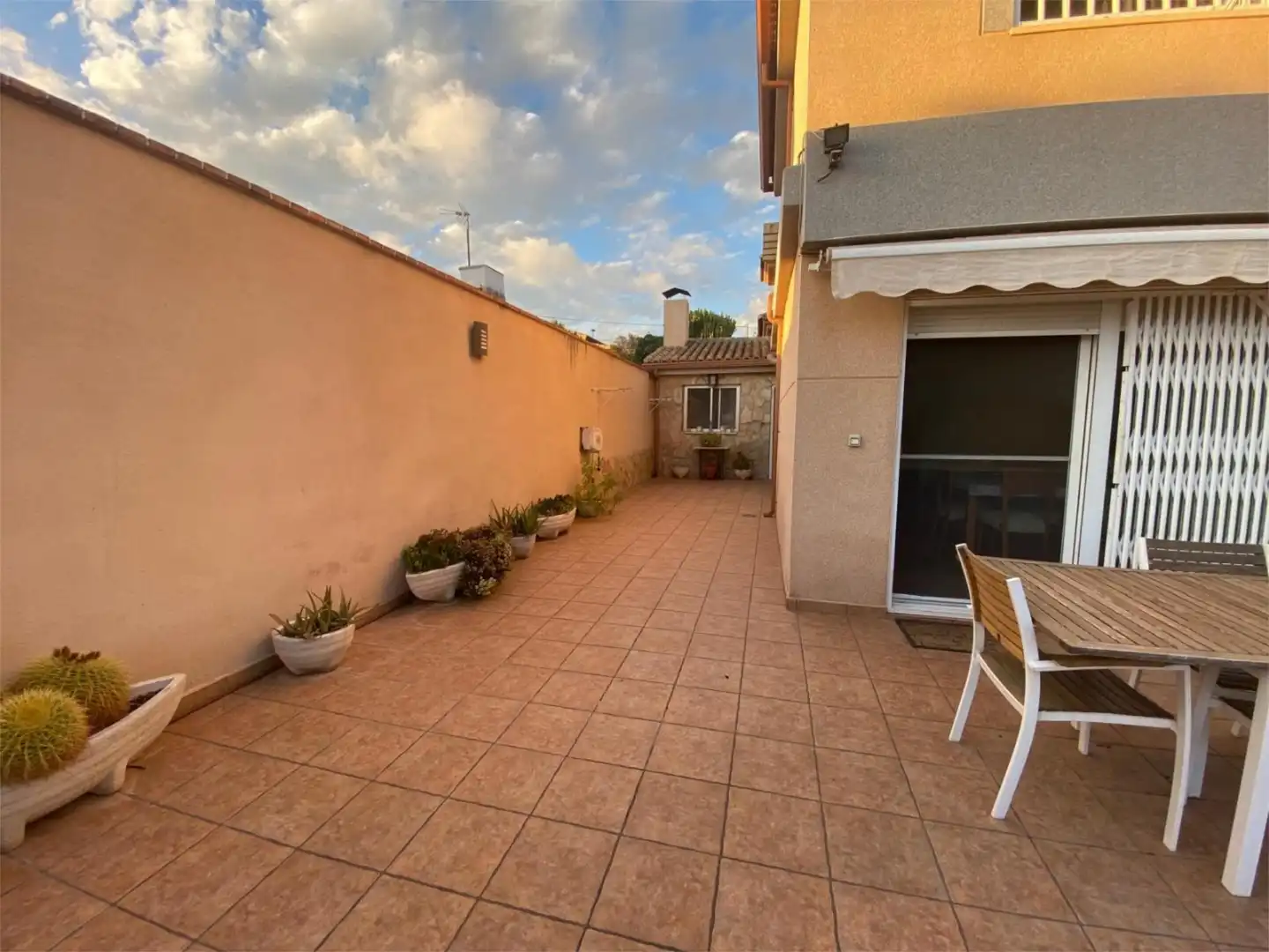 Houses for sale in Carrer de Vicent Pallardó, 25, Zona Avenida Alta - Auditorio Terrace of Houses for sale in Torrent with Air Conditioner, Terrace and Swimming Pool