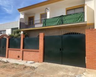 Vista exterior de Casa o xalet en venda en Teba amb Terrassa i Balcó