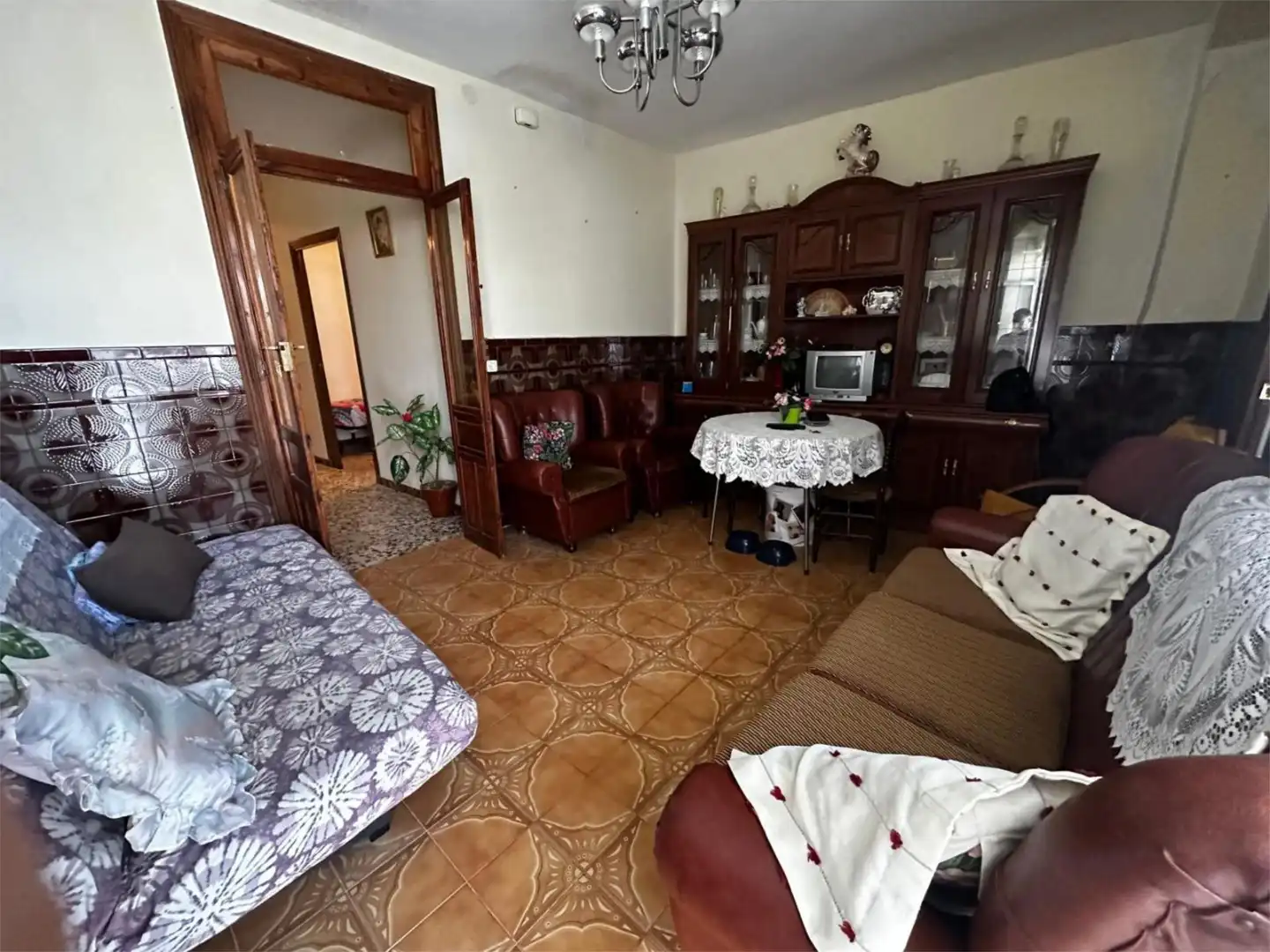 Sala d'estar de Casa o xalet en venda en Cabeza del Buey amb Terrassa, Moblat i Balcó