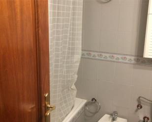 Bathroom of Flat to share in San Sebastián de los Reyes  with Heating, Private garden and Parquet flooring