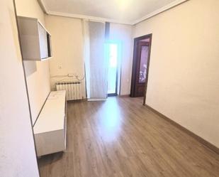 Bedroom of Flat to rent in Valladolid Capital