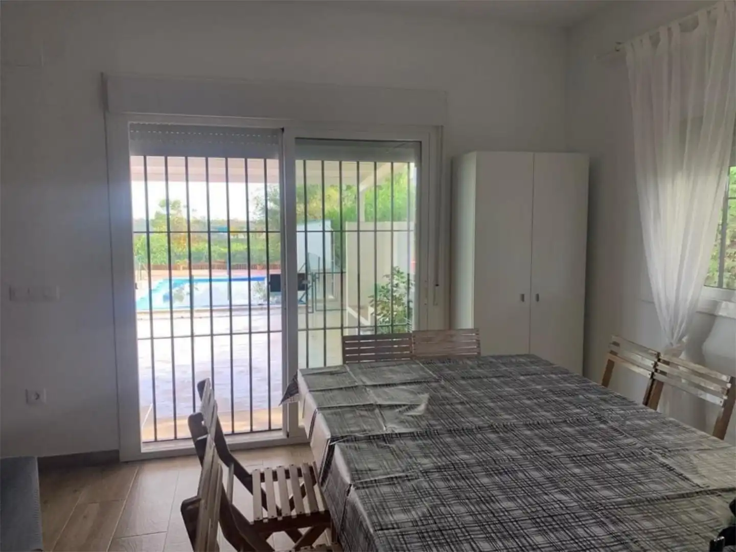 Casa o chalet en venta en Avenida Santa Ana, 17, Lora del Río Comedor de Casa o chalet en venta en Lora del Río con Aire acondicionado y Piscina