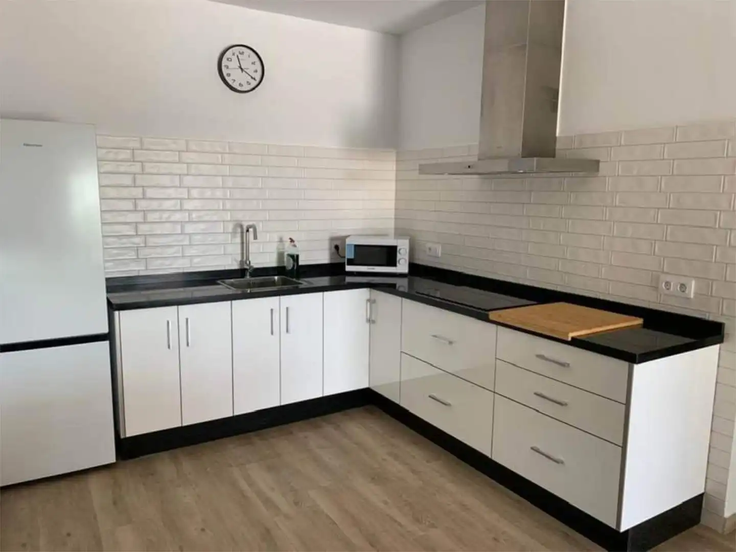 Casa o chalet en venta en Avenida Santa Ana, 17, Lora del Río Cocina de Casa o chalet en venta en Lora del Río con Aire acondicionado y Piscina