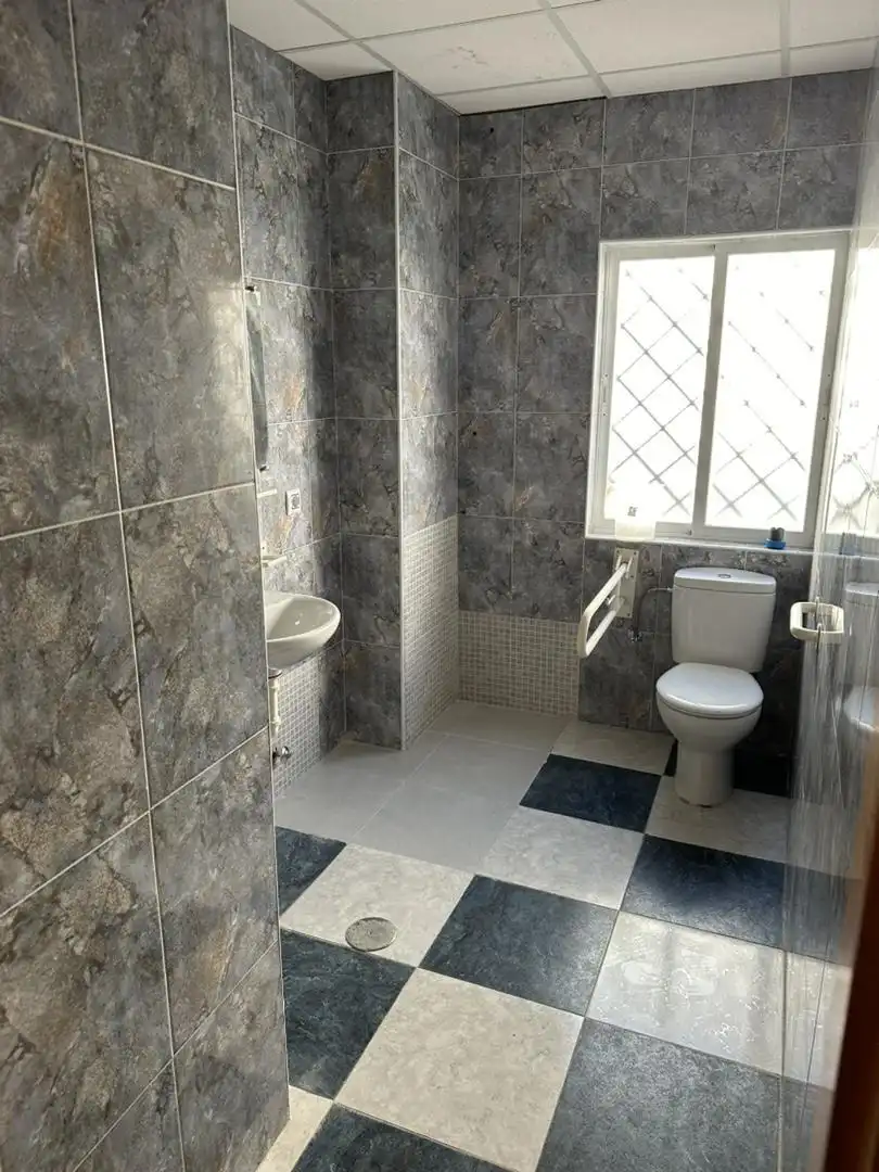 Badezimmer von Büro zum Verkauf in Numancia de la Sagra