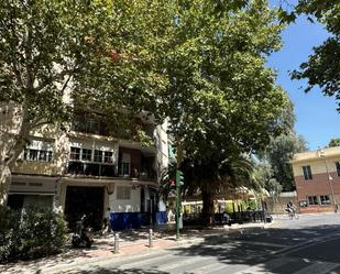 Vista exterior de Pis en venda en  Granada Capital amb Terrassa i Balcó