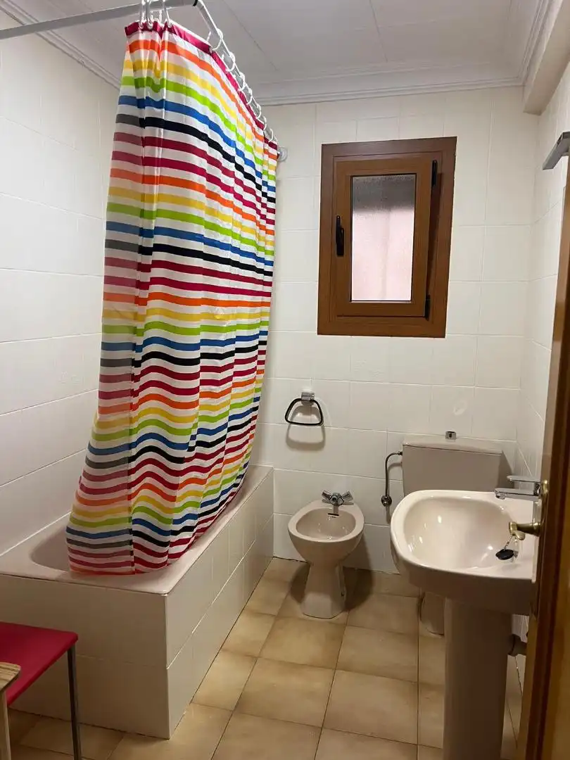 Habitación en Carrer de Ricardo Martínez Llovet, 3, Sant Josep - Zona Hospital Habitación en Carrer de Ricardo Martínez Llovet, 3, Sant Josep - Zona Hospital