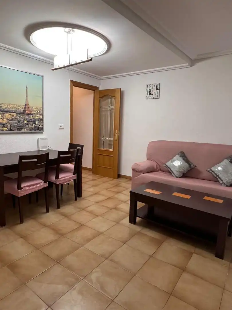 Habitación en Carrer de Ricardo Martínez Llovet, 3, Sant Josep - Zona Hospital Habitación en Carrer de Ricardo Martínez Llovet, 3, Sant Josep - Zona Hospital