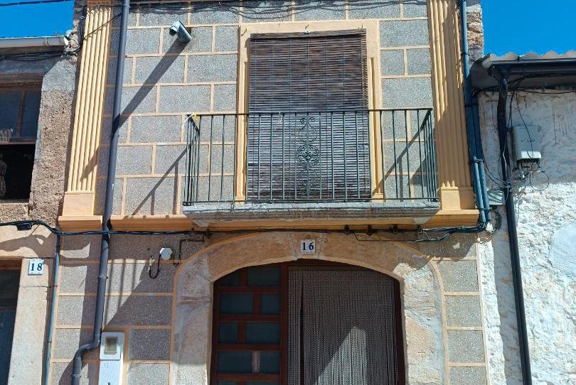 Casa adosada en venda a Carrer del Pou, 16, Tírig, Castellón - imatge 1 Foto 1 de Casa adosada en venda a Carrer del Pou, 16, Tírig, Castellón