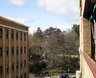 Vista exterior de Pis de lloguer en  Madrid Capital amb Aire condicionat, Terrassa i Balcó