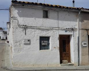 Vista exterior de Casa adosada en venda en Campillo de Altobuey amb Terrassa