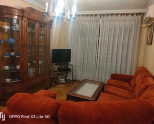 Living room of Flat to share in  Jaén Capital  with Air Conditioner, Heating and Parquet flooring