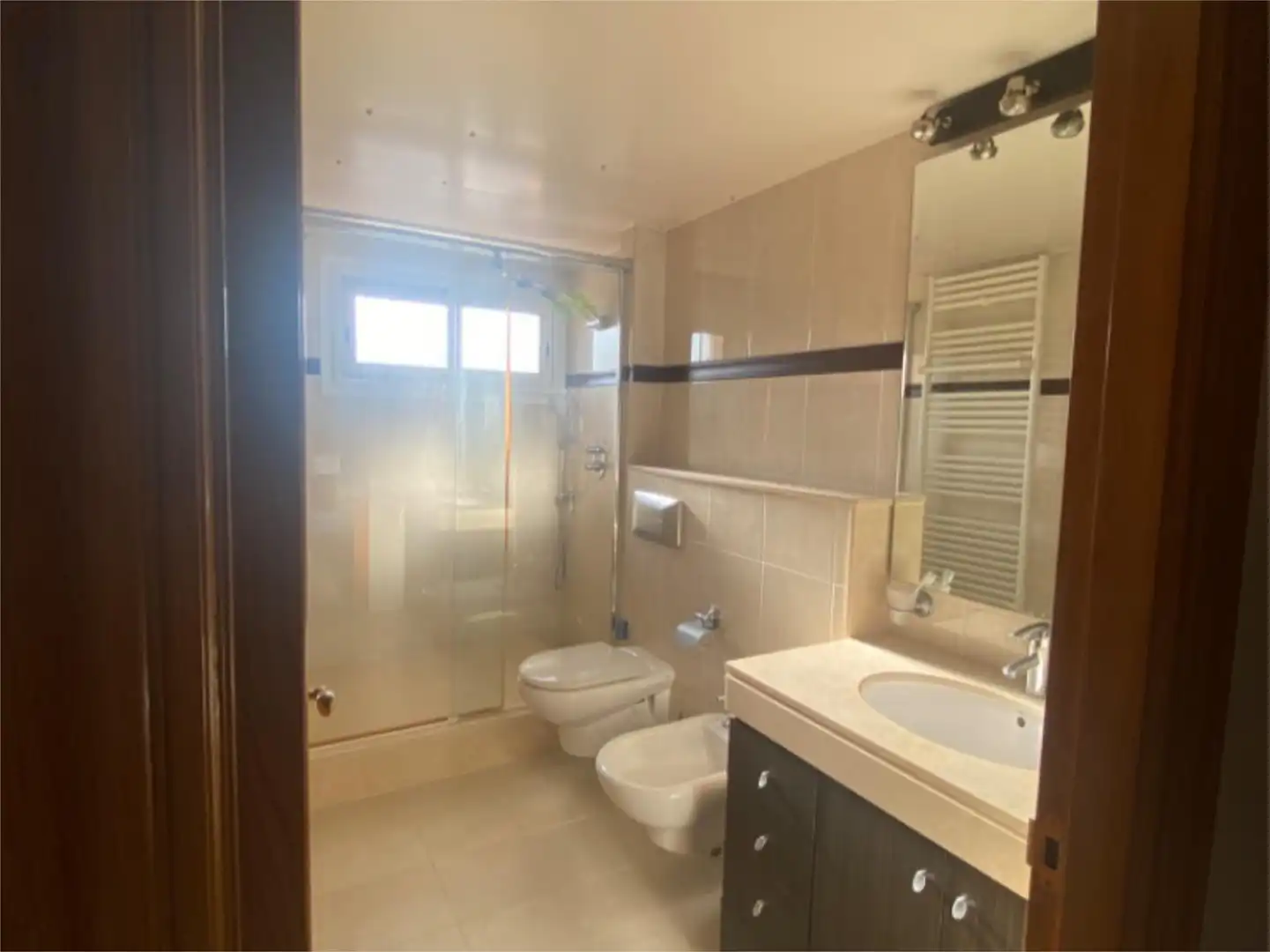 Houses for sale in Carrer Riu Muga, Vilamalla Bathroom of Houses for sale in Vilamalla with Air Conditioner, Terrace and Swimming Pool