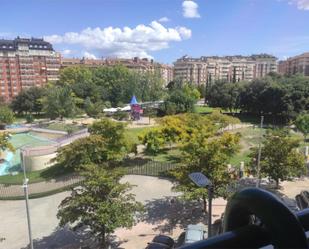 Vista exterior de Pis de lloguer en  Jaén Capital amb Aire condicionat, Terrassa i Piscina