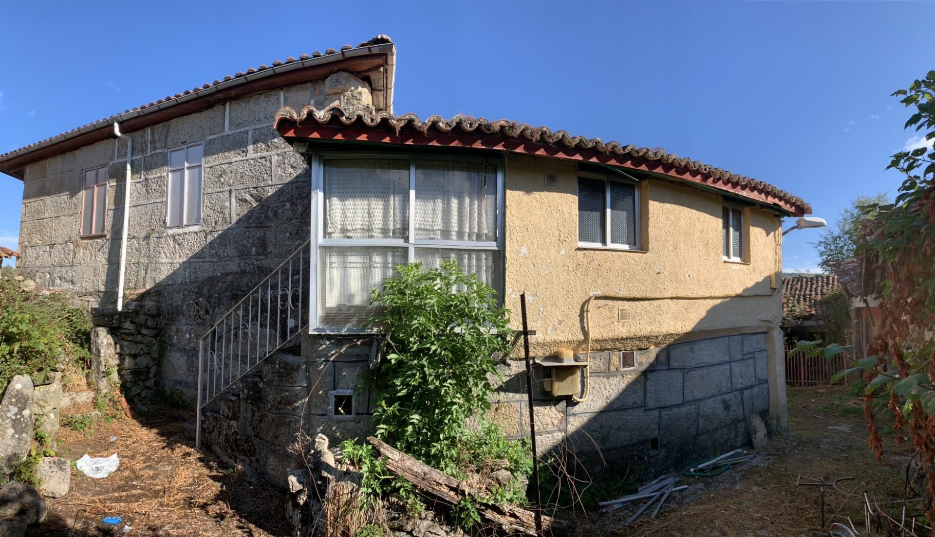 Exterior view of Single-family semi-detached for sale in Esgos