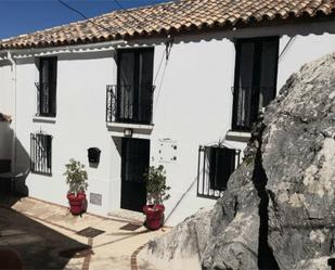 Vista exterior de Casa adosada en venda en Montejaque amb Calefacció, Terrassa i Balcó