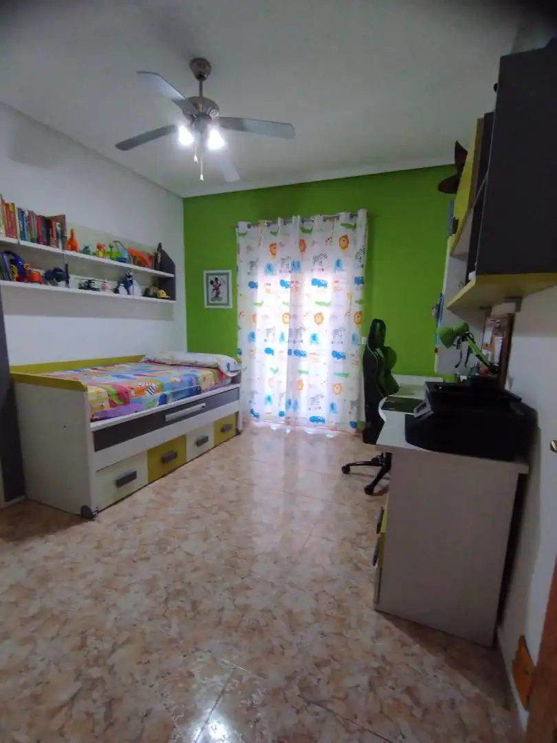 Casa adosada en venta en Calle Progreso, Manzanares Habitación de Casa adosada en venta en Manzanares con Aire acondicionado, Calefacción y Terraza