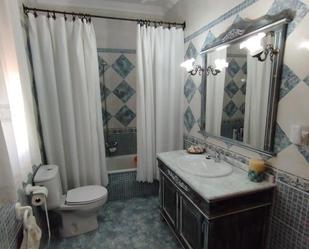 Bathroom of Single-family semi-detached for sale in Manzanares  with Air Conditioner, Terrace and Balcony