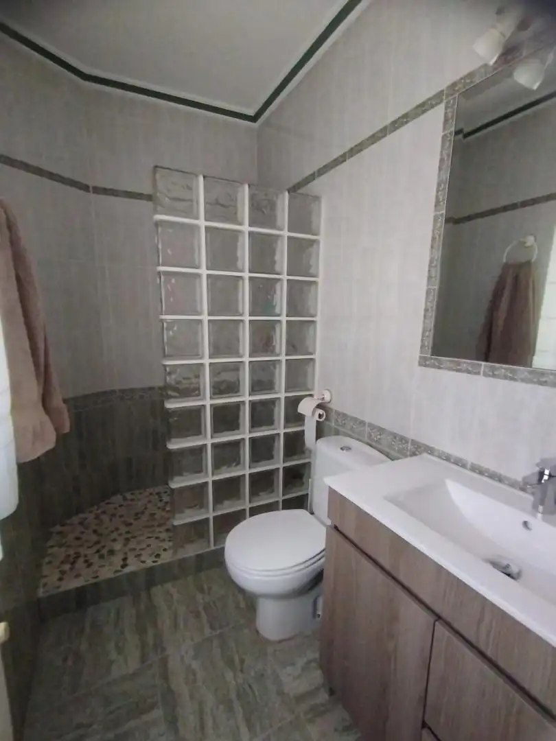 Casa adosada en venta en Calle Progreso, Manzanares Baño de Casa adosada en venta en Manzanares con Aire acondicionado, Calefacción y Terraza