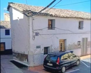 Vista exterior de Casa adosada en venda en Teresa de Cofrentes amb Terrassa i Balcó