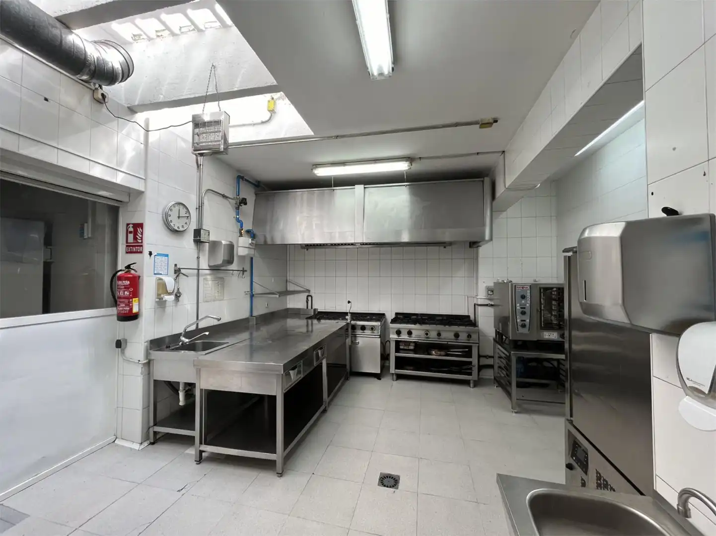 Cocina de Local de alquiler en Madrid con Aire acondicionado