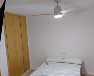 Flat to share in Calle Ramón de Campoamor, 15, Centro