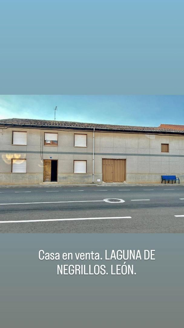 Exterior view of House or chalet for sale in Laguna de Negrillos