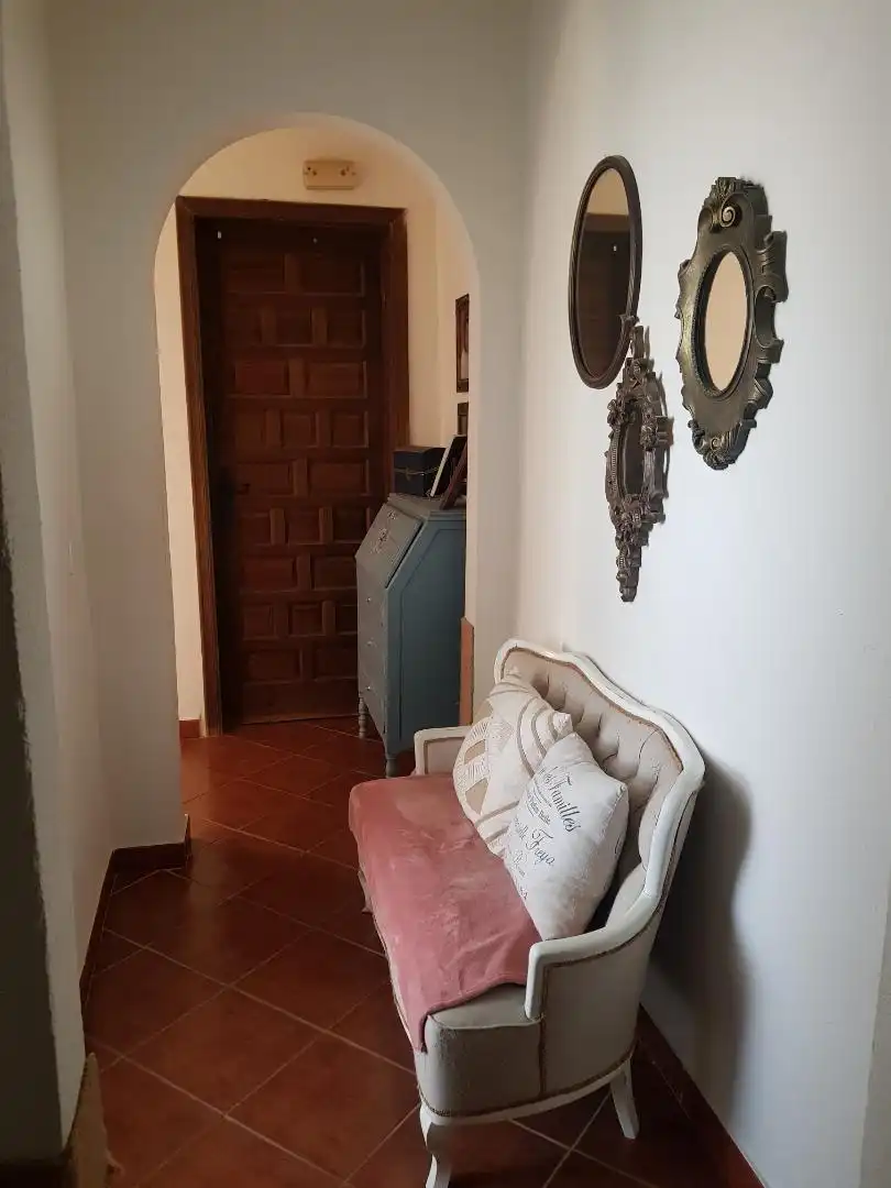 Casa adosada en venda a Calle Tulipanes, 48, El Palmar de Troya Casa adosada en venda en El Palmar de Troya amb Traster