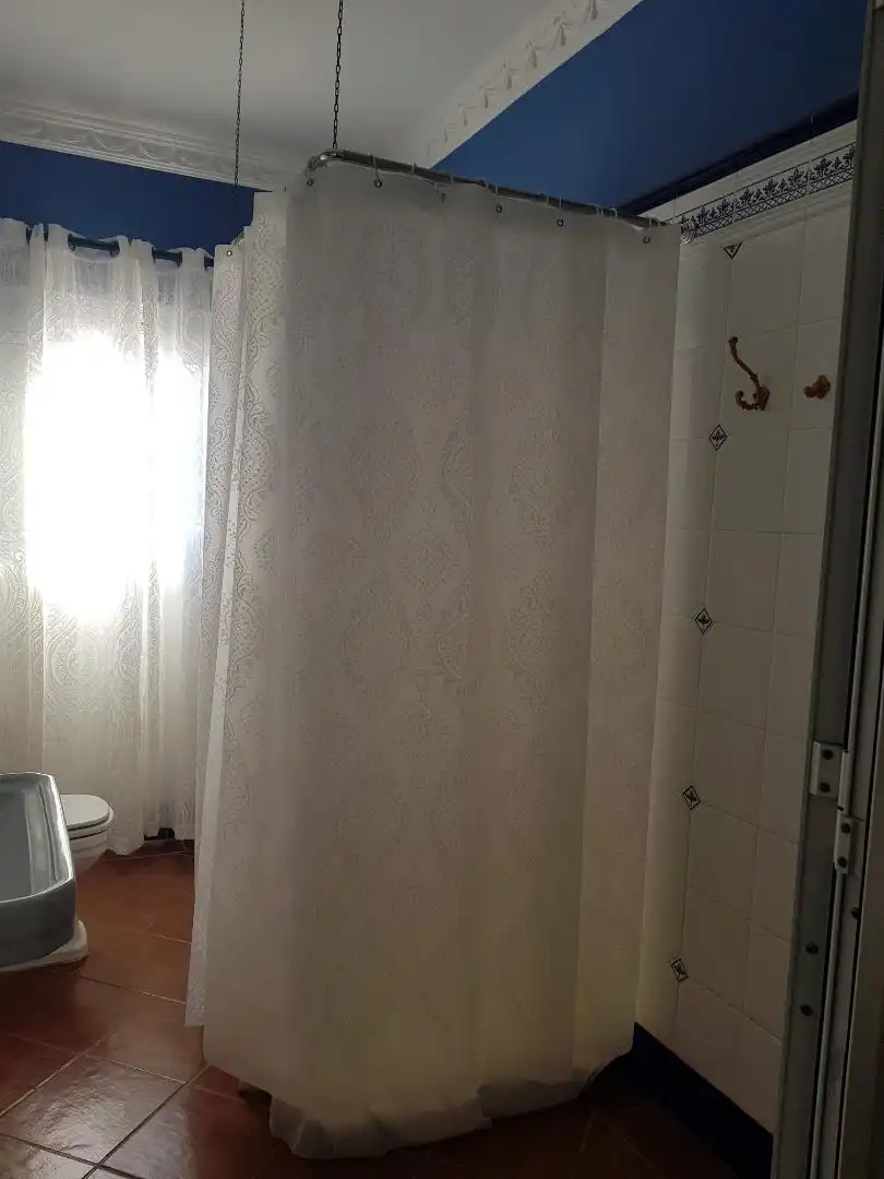 Casa adosada en venda a Calle Tulipanes, 48, El Palmar de Troya Dormitori de Casa adosada en venda en El Palmar de Troya amb Traster