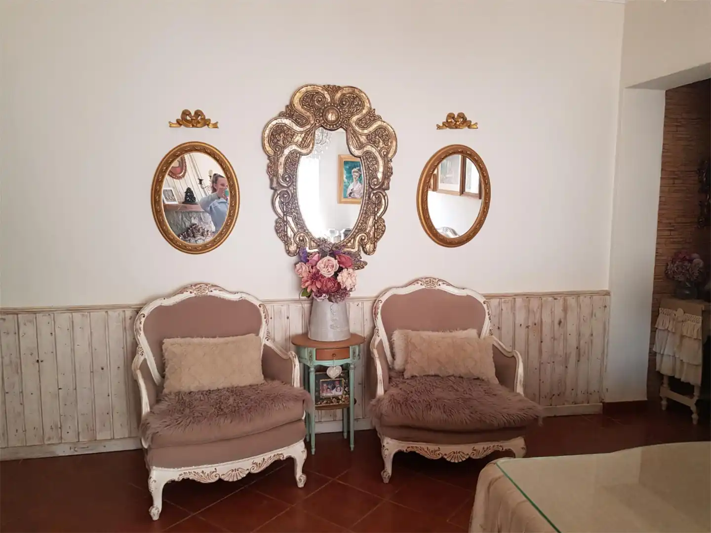 Casa adosada en venda a Calle Tulipanes, 48, El Palmar de Troya Sala d'estar de Casa adosada en venda en El Palmar de Troya amb Traster