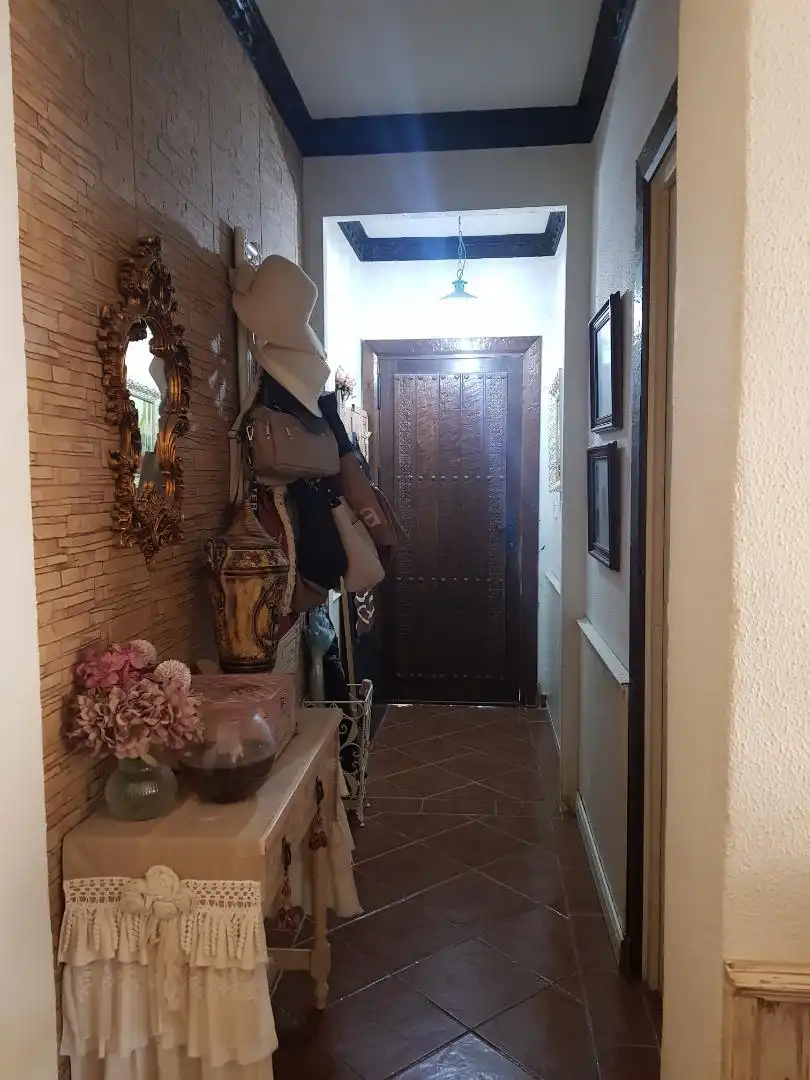 Casa adosada en venda a Calle Tulipanes, 48, El Palmar de Troya Casa adosada en venda en El Palmar de Troya amb Traster