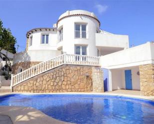 Vista exterior de Casa o xalet de lloguer en Calpe / Calp amb Aire condicionat, Terrassa i Piscina