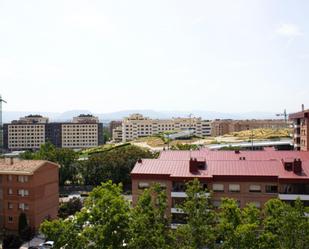 Vista exterior de Pis en venda en  Logroño amb Aire condicionat i Balcó