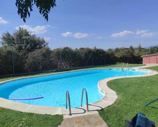 Piscina de Casa adosada en venda en Galapagar amb Aire condicionat i Terrassa