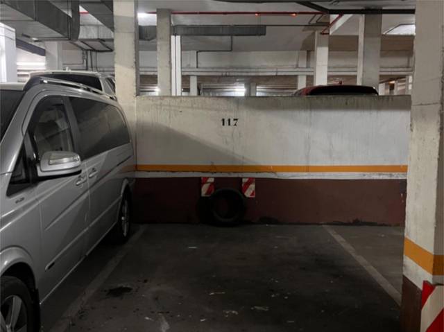 Garaje en Venta en Calle del Concejal Francisco José Jiménez Martín, 16 en Los Cármenes