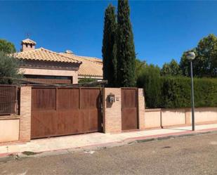 Vista exterior de Casa o xalet en venda en Cobisa amb Terrassa