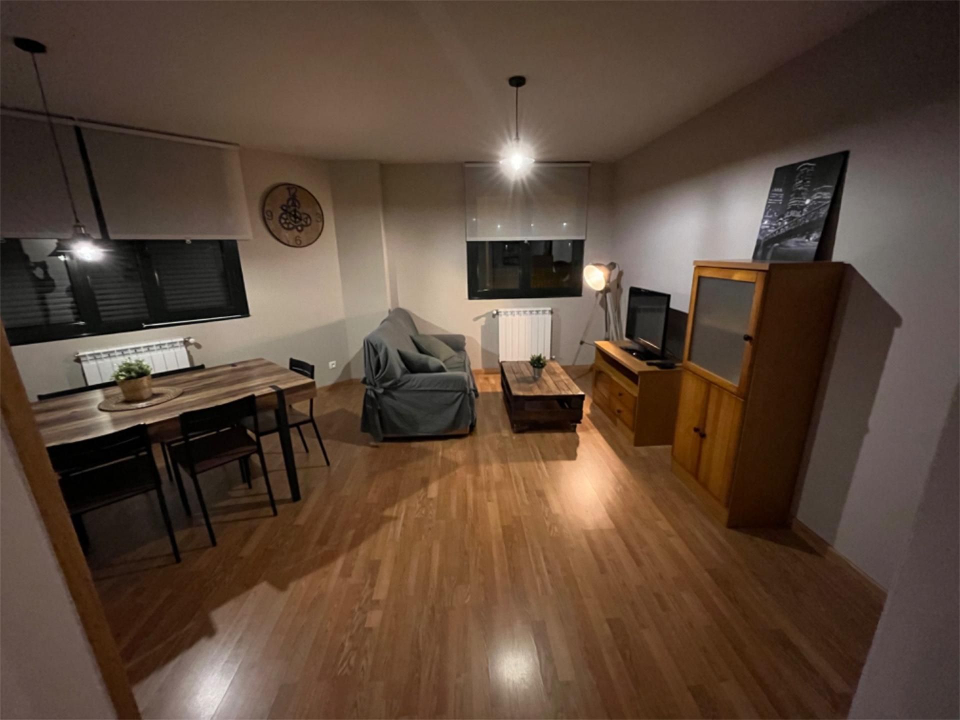 Living room of Flat for sale in Ponferrada  with Heating, Parquet flooring and Storage room