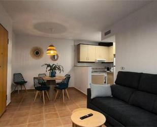 Dormitori de Apartament de lloguer en Águilas amb Terrassa i Piscina