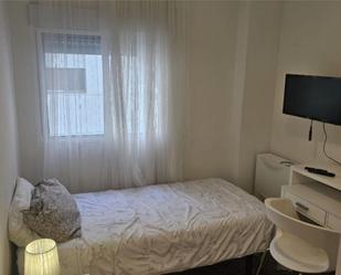 Bedroom of Apartment to share in  Valencia Capital  with Air Conditioner, Heating and Terrace