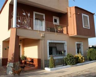 Exterior view of Single-family semi-detached for sale in Valdelacalzada  with Terrace and Swimming Pool